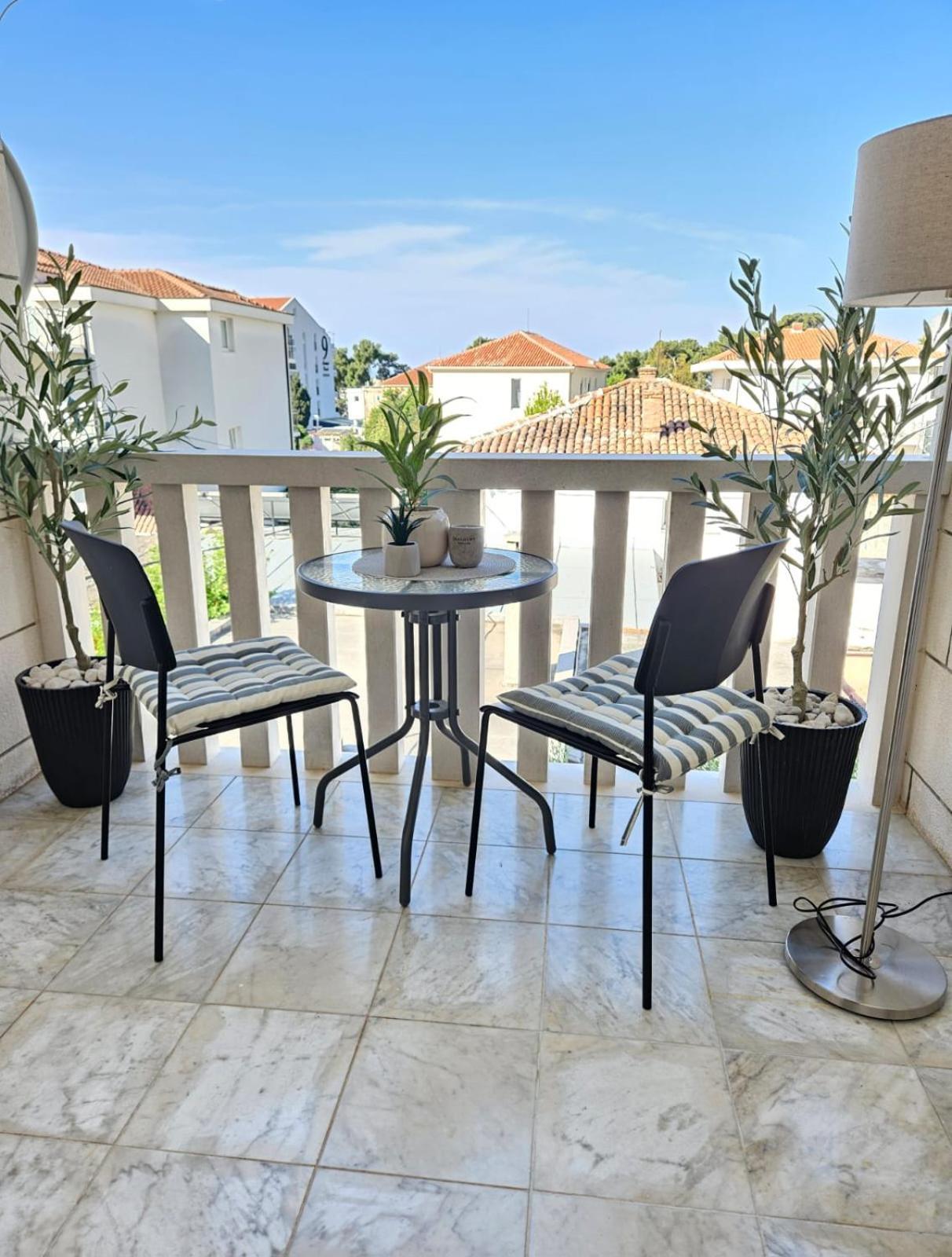 Apartmani Miro Макарска Экстерьер фото